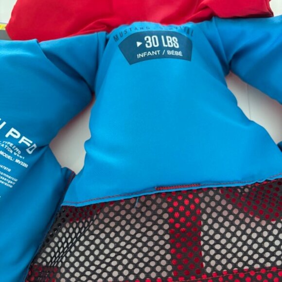NWT infant life jacket - size up to 30 pounds - Picture 3 of 5